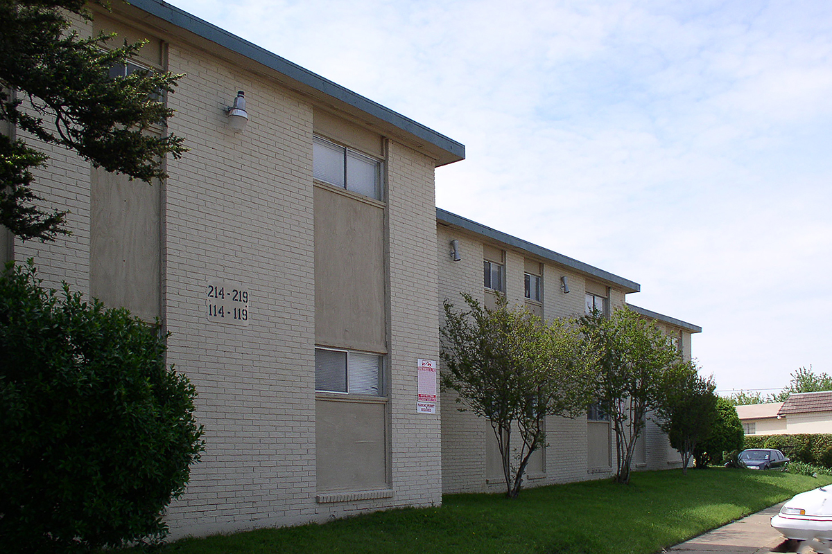 Shady Oaks - Fluellen-Hoover Multifamily Group