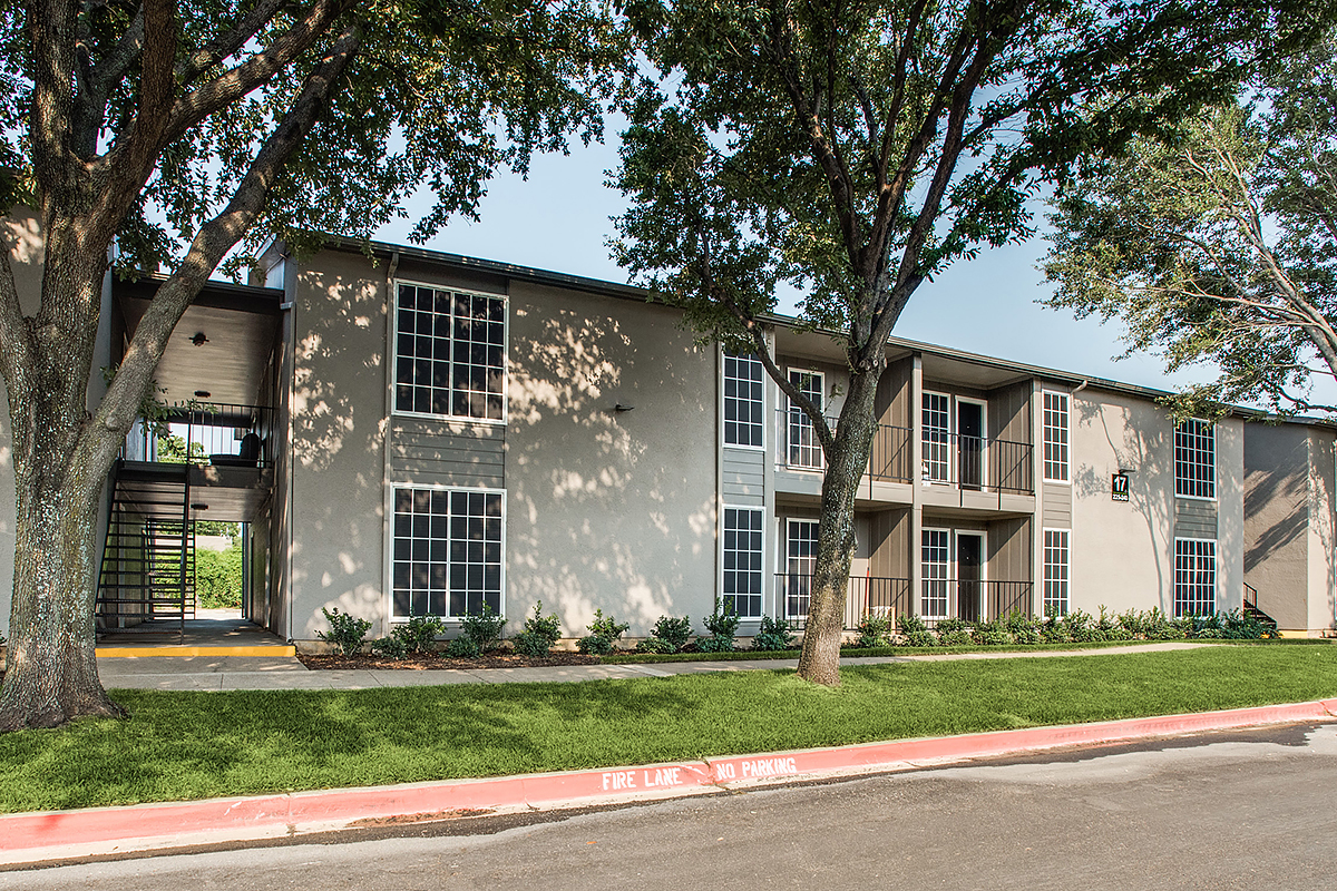 Vistas on the Park FluellenHoover Multifamily Group