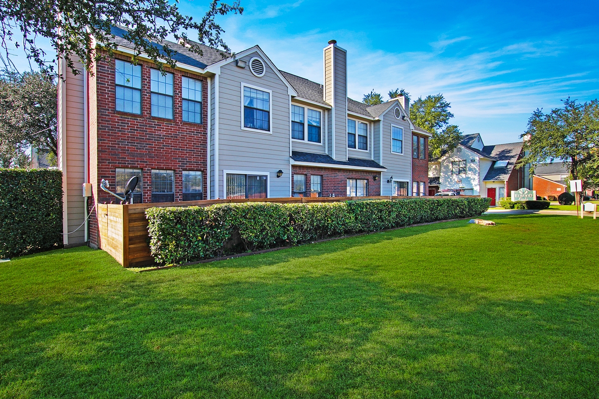 Elwood Oaks FluellenHoover Multifamily Group