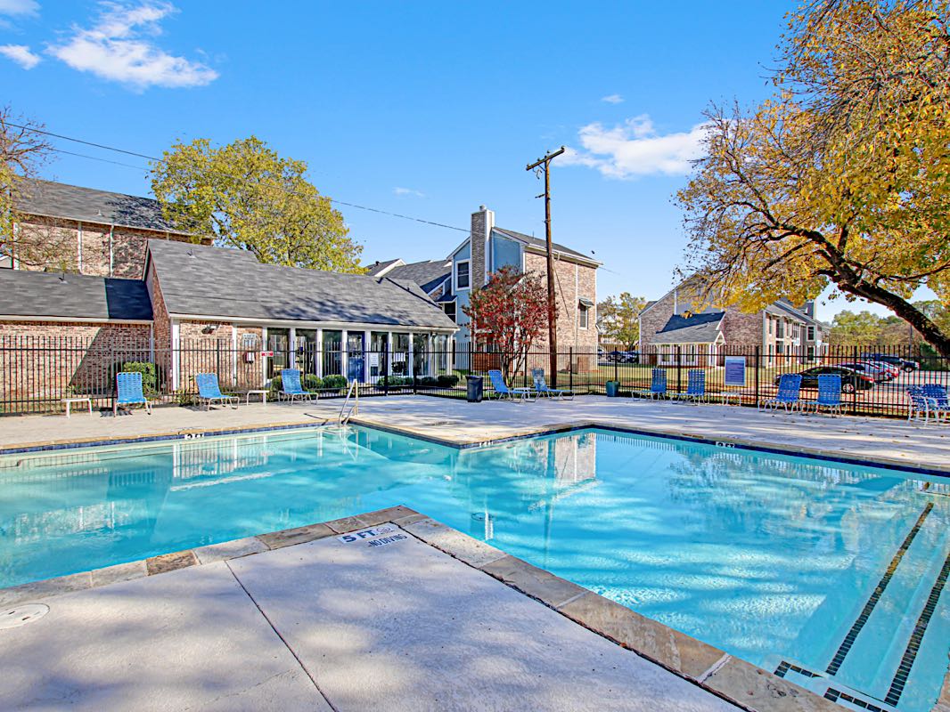 Diamond Loch FluellenHoover Multifamily Group