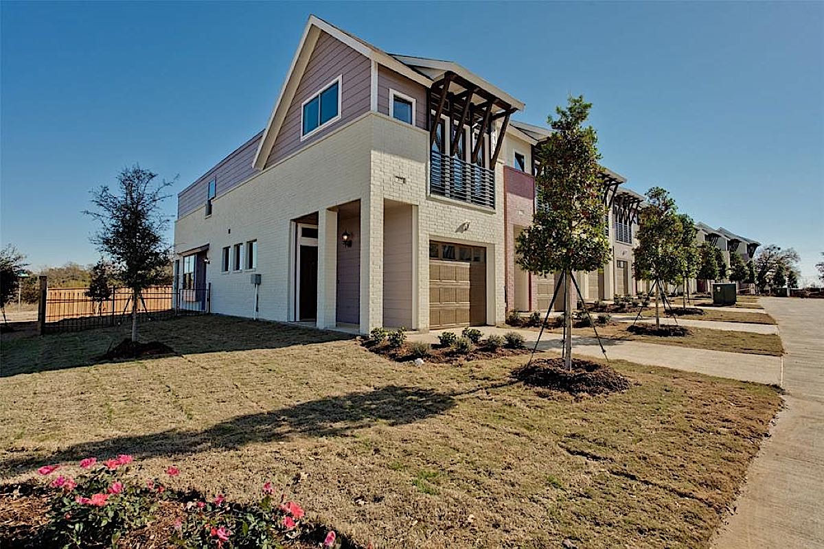 Victoria Heights - Fluellen-Hoover Multifamily Group