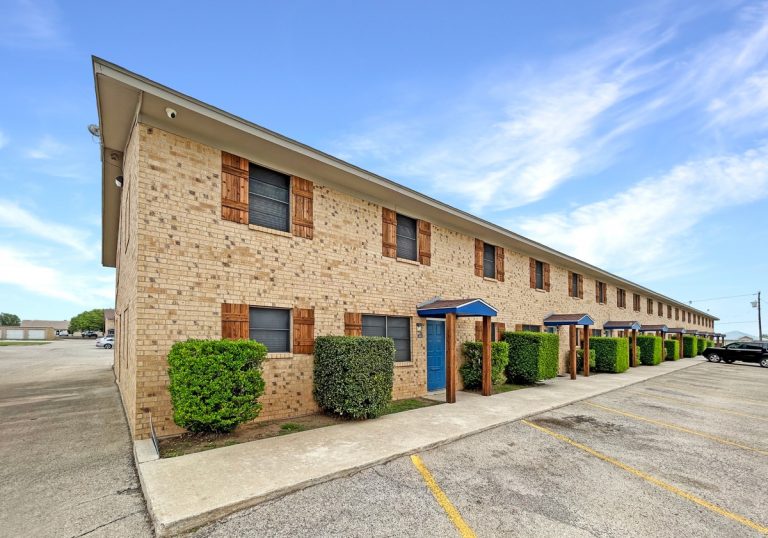 Breezeway - Early - 001