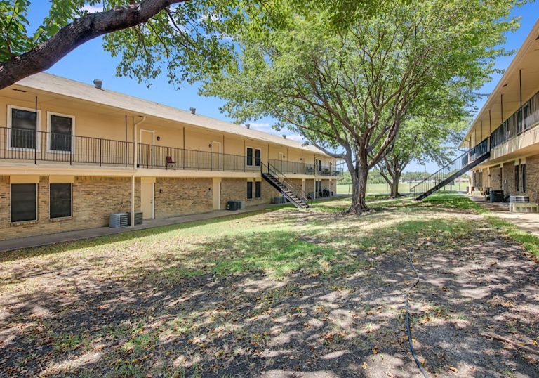 Fluellen-Hoover Multifamily Group Apartment Brokers Dallas TX - Hilltop in Farmersville - 01 (2)